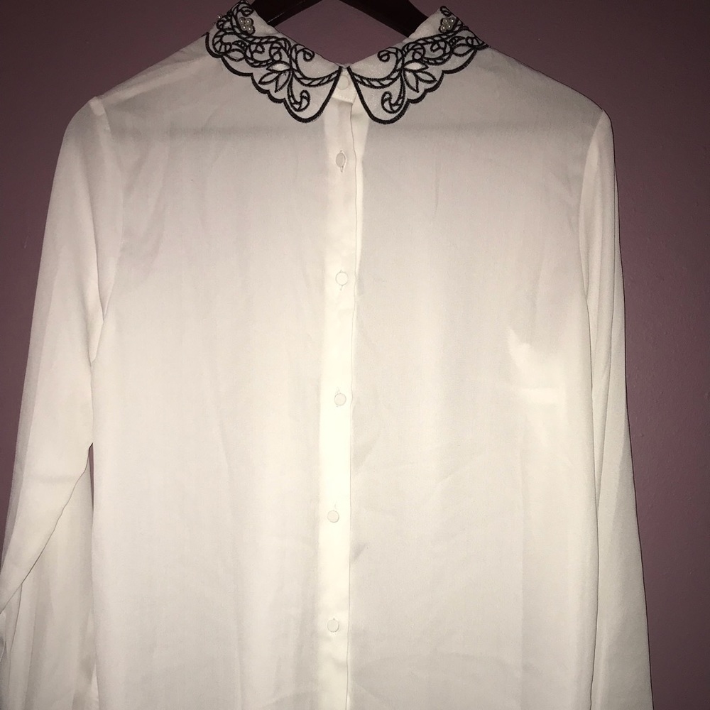 Contemporary (button back) IVORY Top - Picture 5 of 7